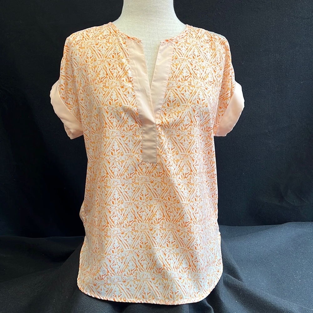Cato est. 1946 Peach Color V-neck Sleeveless Top size medium